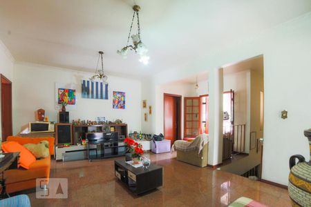 Casa à venda com 890m², 5 quartos e 5 vagasHall quartos