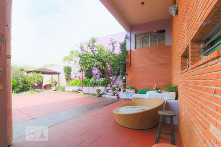 Casa à venda com 890m², 5 quartos e 5 vagasQuintal