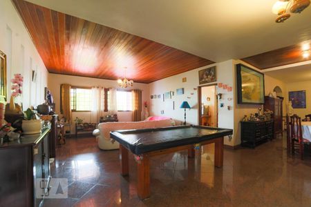 Sala de casa para alugar com 5 quartos, 890m² em Chácara Monte Alegre, São Paulo