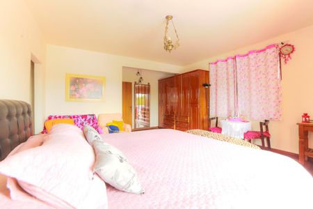 Casa à venda com 890m², 5 quartos e 5 vagasSuíte 2