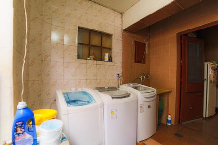 Casa à venda com 890m², 5 quartos e 5 vagasLavanderia