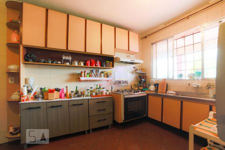 Casa à venda com 890m², 5 quartos e 5 vagasCozinha