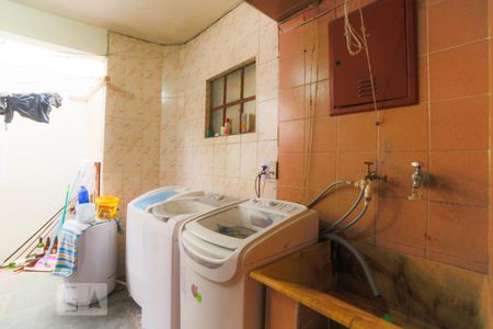 Casa à venda com 890m², 5 quartos e 5 vagasLavanderia