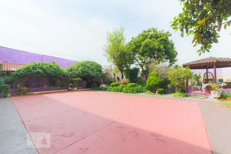 Casa à venda com 890m², 5 quartos e 5 vagasQuintal