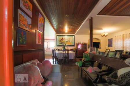 Casa à venda com 890m², 5 quartos e 5 vagasSala