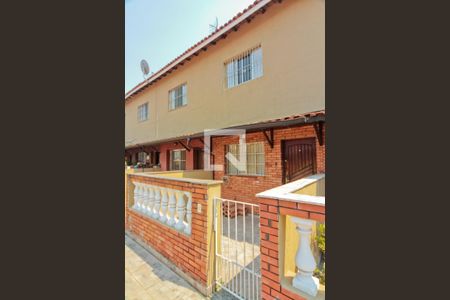 Casa à venda com 94m², 2 quartos e 2 vagas Casa à venda com 94m², 2 quartos e 2 vagasEntrada
