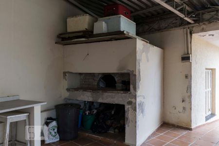 Casa à venda com 330m², 4 quartos e 2 vagasChurrasqueira e Forno de Pizza