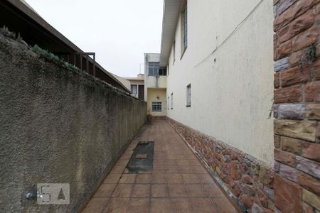 Casa à venda com 330m², 4 quartos e 2 vagasCorredor lateral