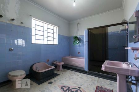 Casa à venda com 330m², 4 quartos e 2 vagas2o. Andar - Banheiro