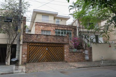 Casa à venda com 330m², 4 quartos e 2 vagasFachada