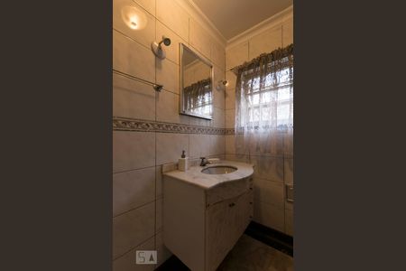 1o. Andar - Lavabo de casa à venda com 4 quartos, 330m² em Aclimação, São Paulo