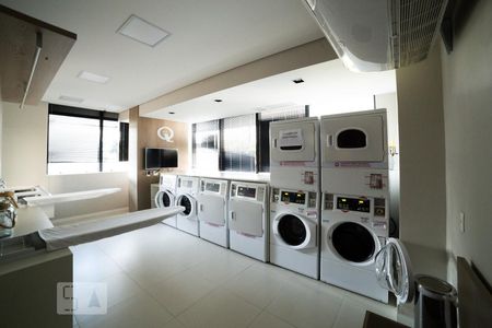 Apartamento à venda com 97m², 2 quartos e 2 vagasLavanderia