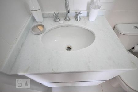 Apartamento para alugar com 63m², 2 quartos e 1 vagaDetalhe do banheiro suíte  