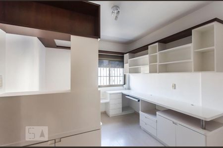 Suite de apartamento para alugar com 3 quartos, 200m² em Indianópolis, São Paulo