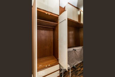 Apartamento para alugar com 65m², 2 quartos e 1 vaga Apartamento para alugar com 65m², 2 quartos e 1 vagaQuarto de serviço/Armário