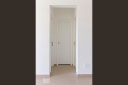 Corredor de Acesso aos Quartos e Banheiro  de apartamento para alugar com 2 quartos, 50m² em Chácara Califórnia, São Paulo