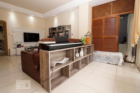 Sala. de apartamento para alugar com 2 quartos, 120m² em Copacabana, Rio de Janeiro