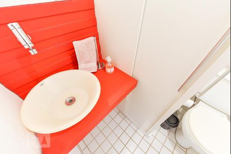 Lavabo de apartamento para alugar com 2 quartos, 56m² em Pinheiros, São Paulo