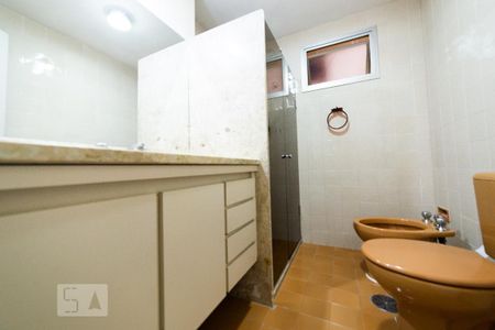 Banheiro de apartamento para alugar com 3 quartos, 102m² em Vila Sofia, São Paulo