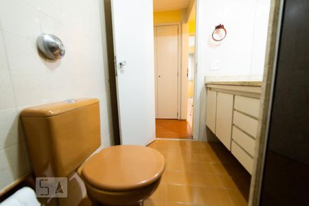 Banheiro de apartamento para alugar com 3 quartos, 102m² em Vila Sofia, São Paulo