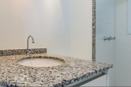 Banheiro de apartamento à venda com 2 quartos, 69m² em Jardim Chapadão, Campinas