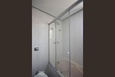 Apartamento para alugar com 105m², 4 quartos e 2 vagas Apartamento para alugar com 105m², 4 quartos e 2 vagasDetalhe do Banheiro Suíte