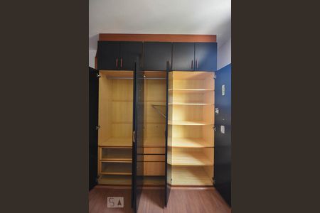 Apartamento para alugar com 105m², 4 quartos e 2 vagas Apartamento para alugar com 105m², 4 quartos e 2 vagasArmário do Quarto 3