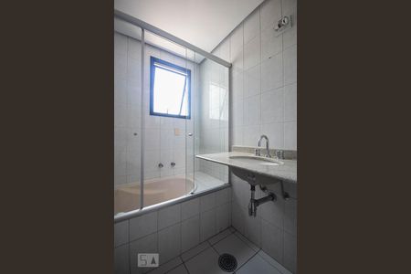 Apartamento para alugar com 105m², 4 quartos e 2 vagas Apartamento para alugar com 105m², 4 quartos e 2 vagasBanheiro Suíte