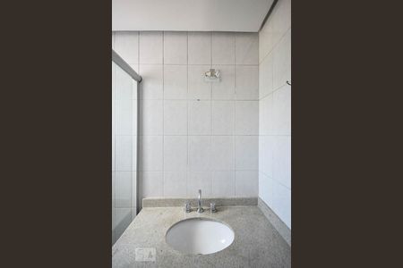 Apartamento para alugar com 105m², 4 quartos e 2 vagas Apartamento para alugar com 105m², 4 quartos e 2 vagasDetalhe do Banheiro Suíte