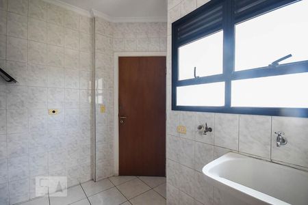 Apartamento para alugar com 105m², 4 quartos e 2 vagas Apartamento para alugar com 105m², 4 quartos e 2 vagasÁrea de Serviço