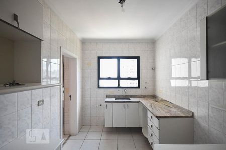 Apartamento para alugar com 105m², 4 quartos e 2 vagas Apartamento para alugar com 105m², 4 quartos e 2 vagasCozinha