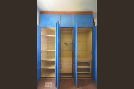 Apartamento para alugar com 105m², 4 quartos e 2 vagas Apartamento para alugar com 105m², 4 quartos e 2 vagasArmário do Quarto 2