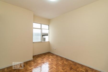 Sala de apartamento para alugar com 2 quartos, 50m² em Rua Maxwell