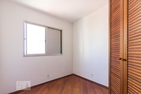 Quarto 1 de apartamento para alugar com 2 quartos, 61m² em Santa Teresinha, São Paulo