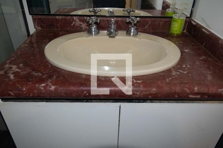 Banheiro de apartamento para alugar com 1 quarto, 50m² em Ipanema, Rio de Janeiro