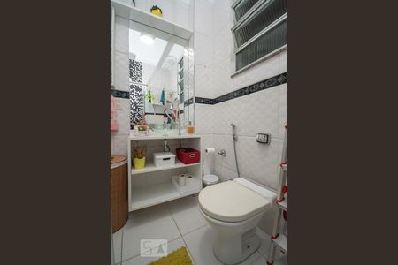 Banheiro de kitnet/studio para alugar com 1 quarto, 35m² em Flamengo, Rio de Janeiro