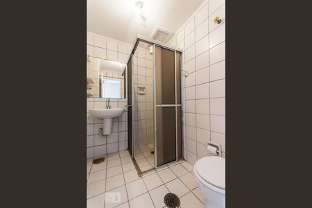 Banheiro de apartamento para alugar com 3 quartos, 98m² em Moema, São Paulo