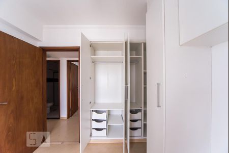 Apartamento à venda com 75m², 3 quartos e 1 vagaQuarto 2