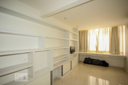 Sala de kitnet/studio para alugar com 1 quarto, 40m² em Copacabana, Rio de Janeiro
