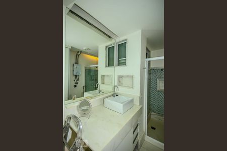 Banheiro de kitnet/studio para alugar com 1 quarto, 40m² em Copacabana, Rio de Janeiro
