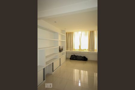 Sala de kitnet/studio para alugar com 1 quarto, 40m² em Copacabana, Rio de Janeiro