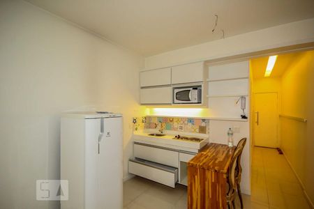Sala de kitnet/studio para alugar com 1 quarto, 40m² em Copacabana, Rio de Janeiro