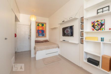 Quarto de kitnet/studio à venda com 1 quarto, 30m² em Laranjeiras, Rio de Janeiro