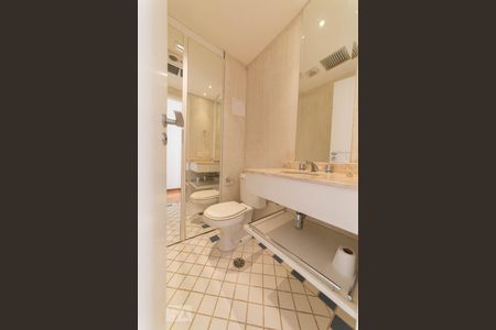 Banheiro de apartamento para alugar com 3 quartos, 106m² em Cambuí, Campinas