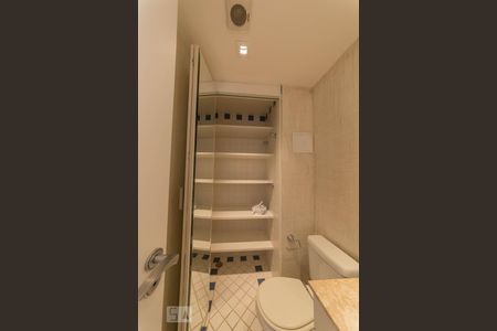 Armário Banheiro de apartamento para alugar com 3 quartos, 106m² em Cambuí, Campinas