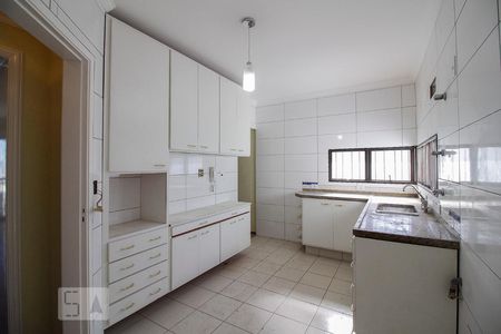 Apartamento à venda com 127m², 3 quartos e 3 vagas Apartamento à venda com 127m², 3 quartos e 3 vagasCozinha