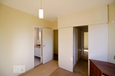 Apartamento à venda com 127m², 3 quartos e 3 vagas Apartamento à venda com 127m², 3 quartos e 3 vagasSuíte 2