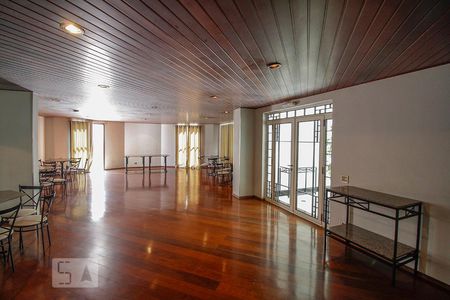 Apartamento à venda com 127m², 3 quartos e 3 vagas Apartamento à venda com 127m², 3 quartos e 3 vagasSalão de Festas