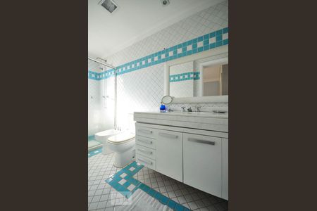 Apartamento para alugar com 340m², 4 quartos e 5 vagasBanheiro suíte 2