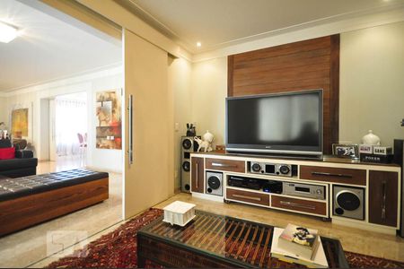Sala de tv de apartamento para alugar com 4 quartos, 340m² em Paraíso do Morumbi, São Paulo